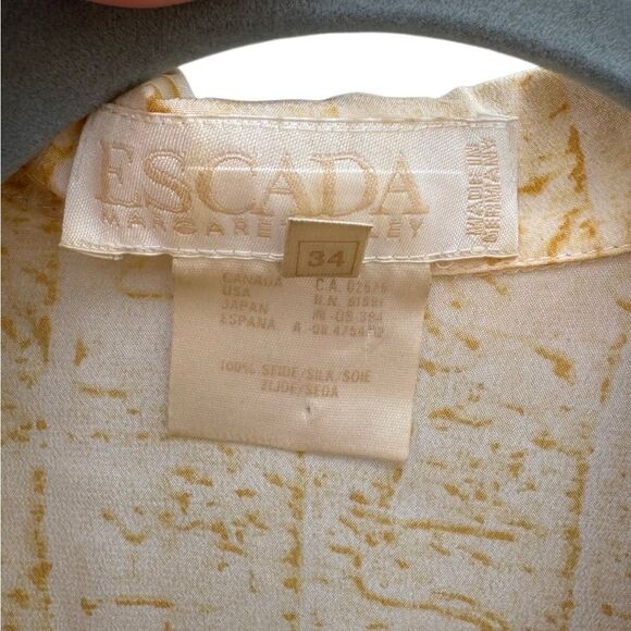 Escada 1990s Vintage Women's 100% Silk Egyptian Print Button Down Blouse Size 34 - Picture 7 of 8